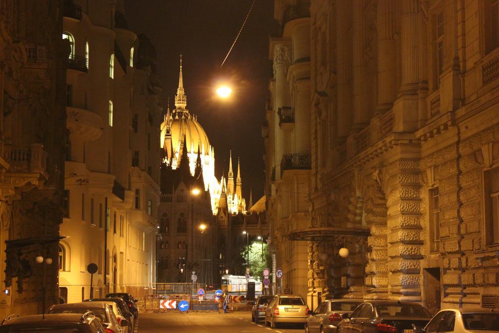 Parliment Luxury Apartment Budapest Eksteriør billede